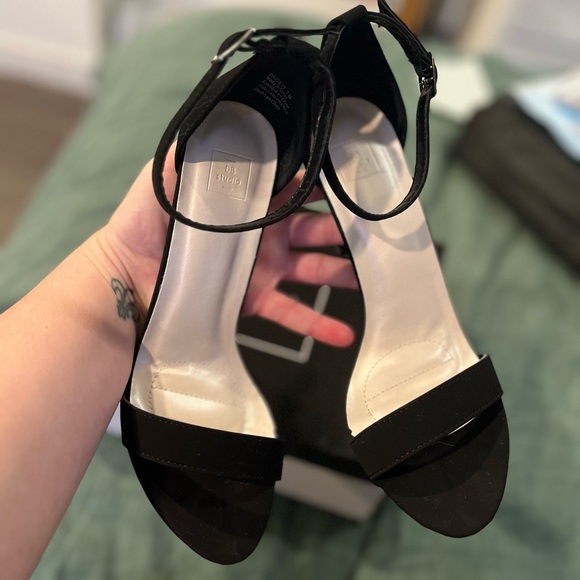 DB studio Heels - Picture 5 of 6